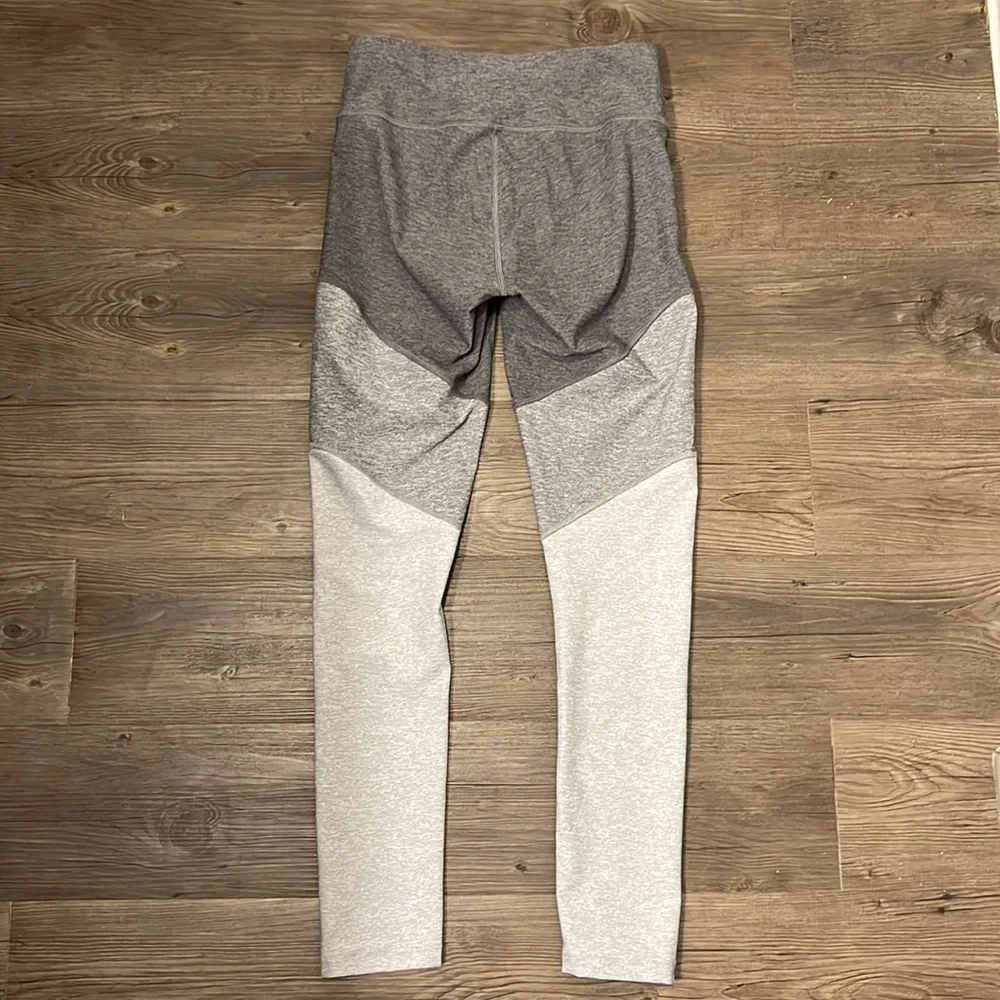 Outdoor Voices Springs 7/8 Leggings Gray Colorblock Yoga Active Size S $78 MSRP - Picture 6 of 7